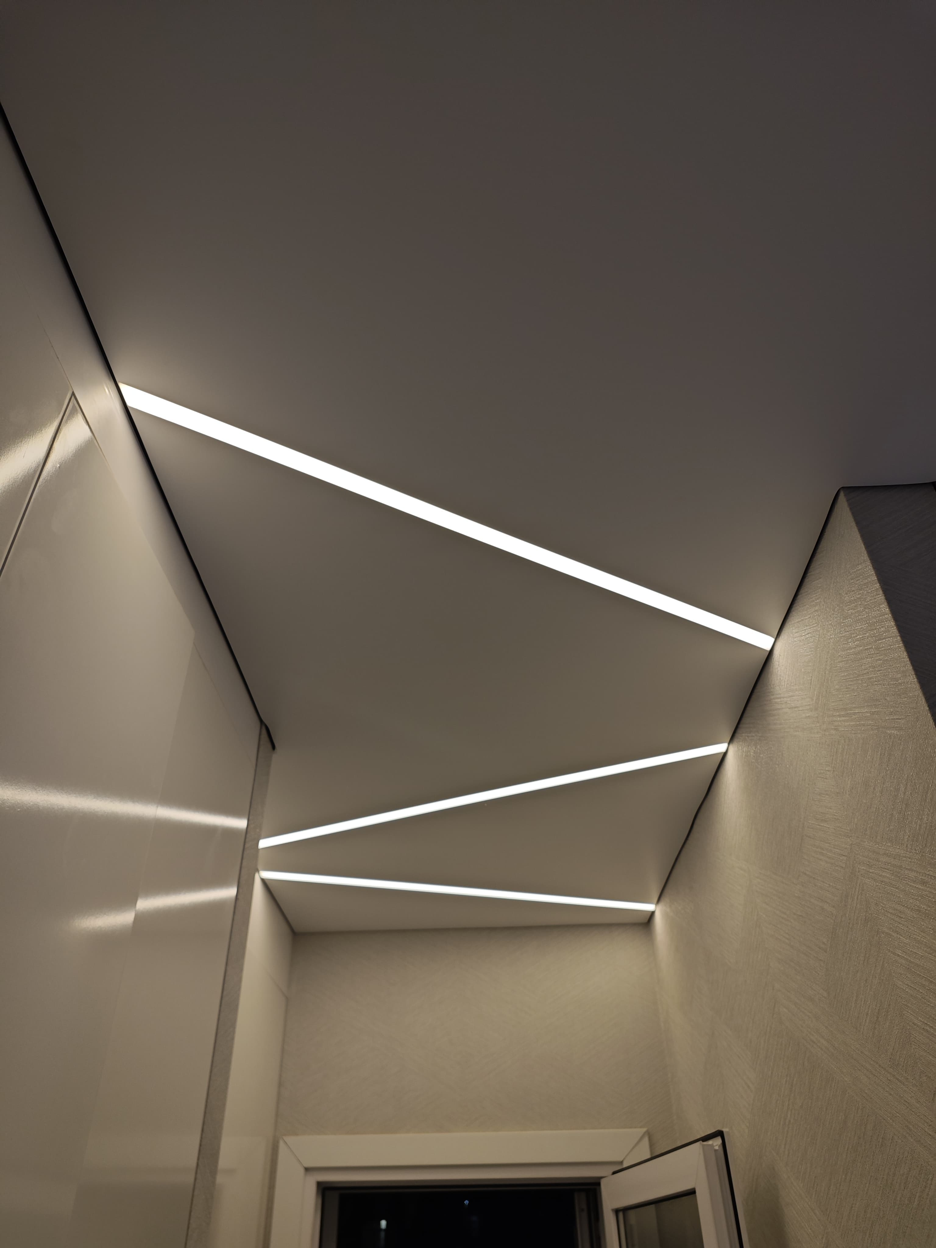 Потолок с подсветкой